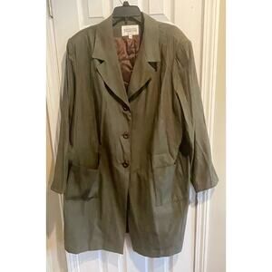 Executive Collection Trench Coat, all weather, Size 26W, B86, $30